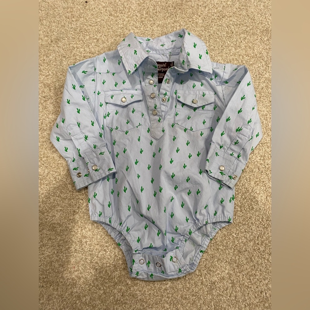 Unisex Pearl snap onesie